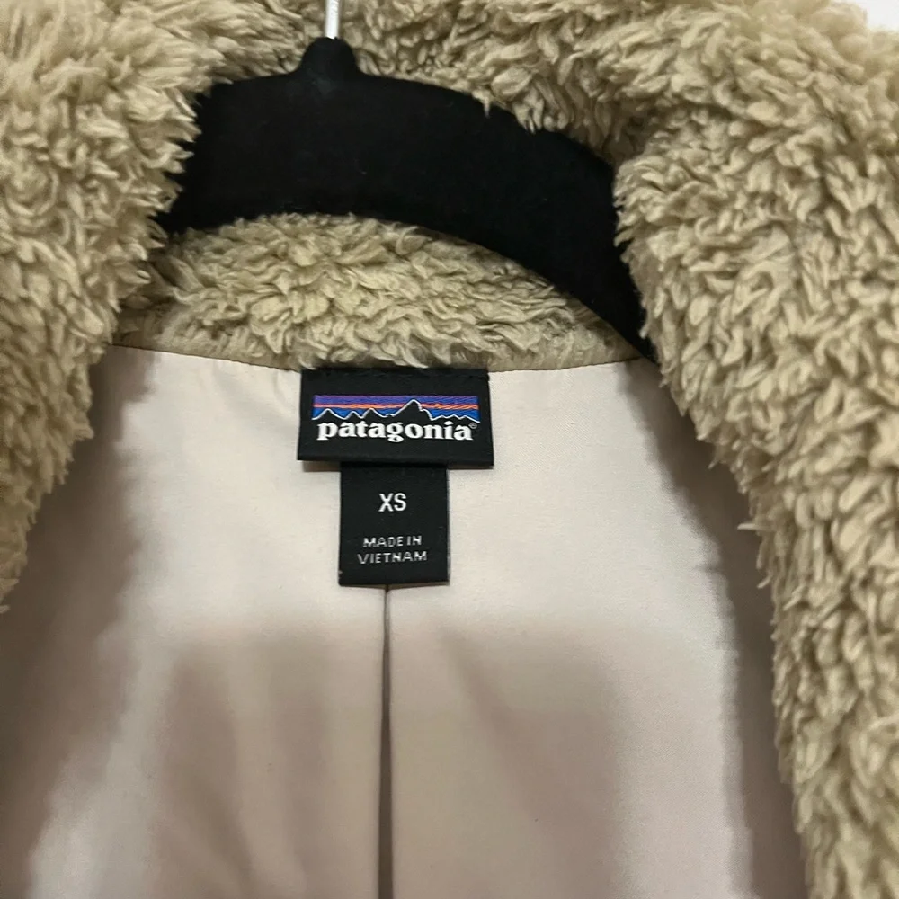 Patagonia Ladies Los Gatos Fleece Vest - Picture 3 of 5